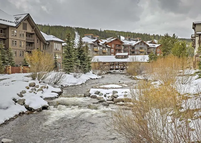 Walk To American Eagle Lift: *